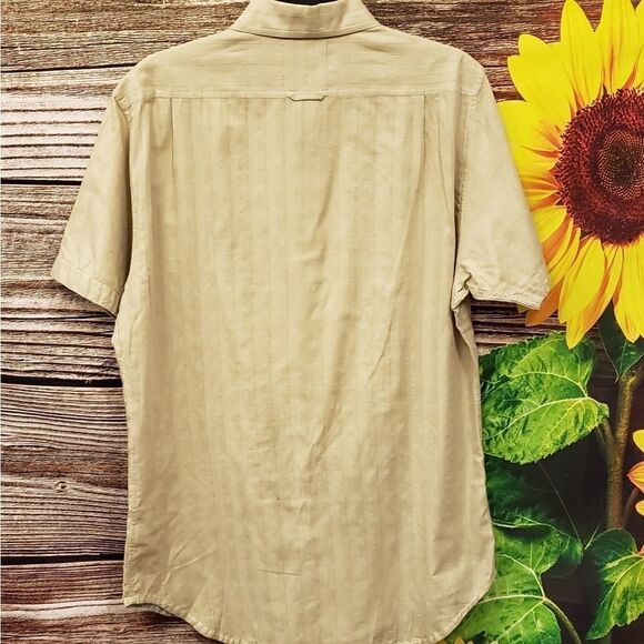 Guess Mens short Sleeve shirt size large pre-owned - Picture 2 of 6